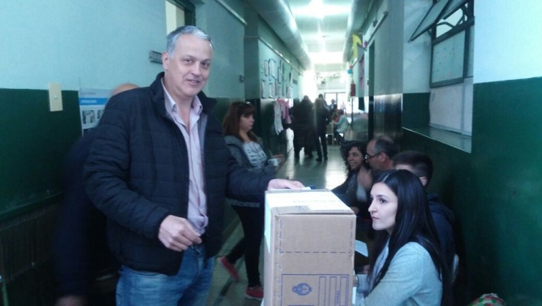 Fay votó y consideró que estas elecciones definen "nuevos equilibrios de poder"