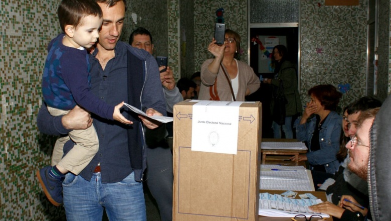 Petrecca votó y pidió mayor asistencia de votantes que en las PASO