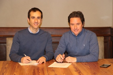 Petrecca y Sánchez Zinny firmaron la municipalización del transporte escolar