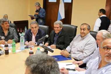 El Gobierno impulsa la reapertura de las paritarias con un nuevo piso del 20%