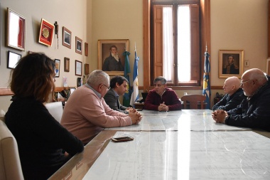 Reunión entre el municipio y directivos de Paquetá por las instalaciones de la fábrica