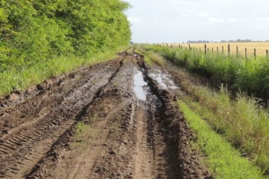 El municipio recibirá fondos nacionales para la compra de maquinaria y arreglos de caminos rurales