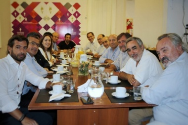 Con Vidal presente, JpC volvió a mostrar unidad y sale a pedir "un plan" a Kicillof