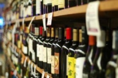 Buscan ampliar el horario de venta de alcohol en la Costa durante el verano