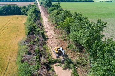 Ensanchan caminos en Junín para facilitar a las maquinarias agropecuarias
