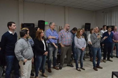 Meoni no se baja, tildó a CFK de "pasado" y a Macri de "insensible"