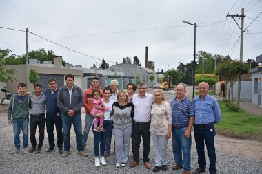 "El paso de las elecciones no nos detiene", dijo Britos durante una recorrida de obras