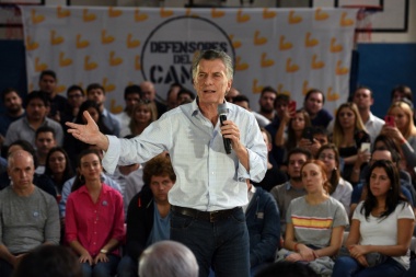"Volver al pasado es autodestruirnos", arremetió Macri