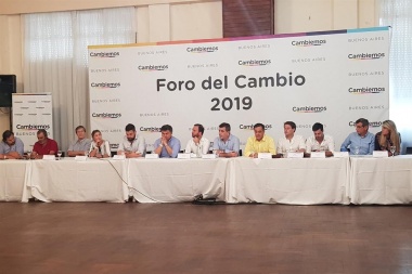Candidatos 60 municipios que no gobierna Cambiemos se reunieron en Pehuajó