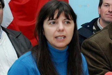 Esper dijo que "es justo" que la UCR tenga "lugares importantes" en las listas el año próximo
