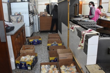Intensifican la entrega de alimentos a través de un sistema de viandas a domicilio