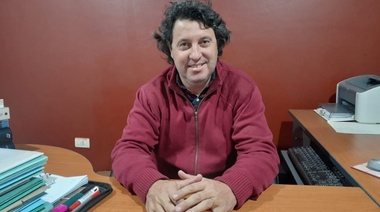 Randazzo juega al misterio mientras suma referentes en la Cuarta