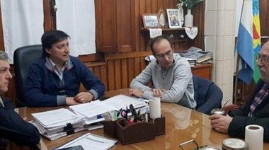 Cortés recibió a intendentes de Bolívar y Daireaux para "regionalizar" el reclamo por el fondo sojero