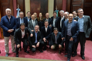 Sin presencia de la cuarta, Vidal recibió a intendentes de la UCR