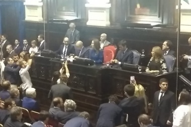 "No estoy acá para usar la provincia como un trampolín", dijo Vidal en la Asamblea Legislativa
