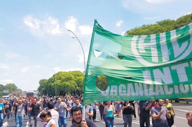 Trabajadores del INTI continúan reclamando por los 250 despidos