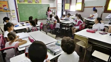 Ordenan la suspensión de Ganancias en salarios docentes