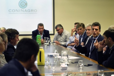 Massa se reunió con Coninagro que mostró preocupación por la caída del sector agrario