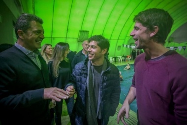 Kicillof se mostró con Massa y criticó a Vidal por "desentenderse" de municipios