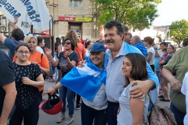Caravana de Barenghi en Bragado que busca arrebatarle la intendencia a Gatica