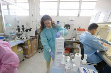 El gobierno bonaerense inicia la distribución de camas críticas e insumos para hospitales