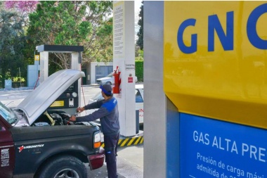 Reunión de taxistas y concejales por el valor del GNC en Junín