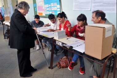 Buscan cambios en el escrutinio electoral para que cada escuela pueda transmitir