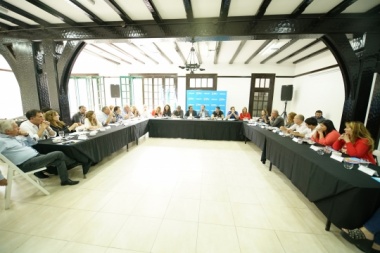 El PJ bonaerense acordó armar mesas seccionales para afinar el armado electoral