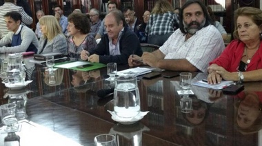 Los gremios docentes rechazaron la propuesta de Vidal y peligra el inicio de clases