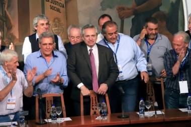 El Gobierno busca eliminar la “cláusula gatillo” para las paritarias de este año
