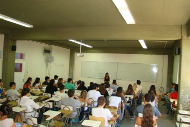 Becas para el comedor y bibliografía a estudiantes de la UNNOBA