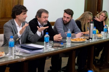 Senadores de Cambiemos recibieron a Lacunza
