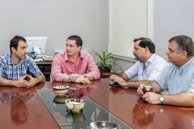 Acuerdo salarial entre Municipales y Ejecutivo: cláusula gatillo bimestral y retroactivo a enero