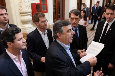 El radicalismo presentó un proyecto para que los jueces paguen Ganancias