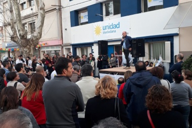 Con un discurso épico, UC inauguró local en Junín: "CFK será como San Martín"