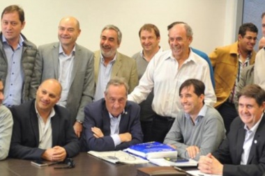 Intendentes radicales no quieren saber nada con la baja del fondo de infraestructura