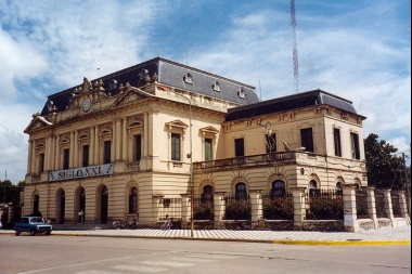 Municipales rompen el piso provincial y llegan al 40% de aumento salarial
