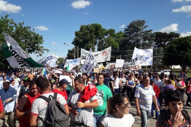 Masiva movilización y corte de ruta por la situación de los empleados de Paquetá