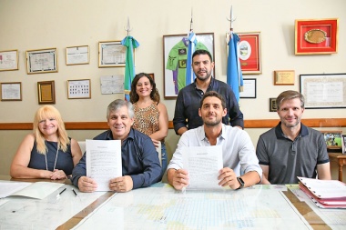 Britos firmó el boleto de compraventa de dos nuevos terrenos del Parque Industrial de Moquehuá
