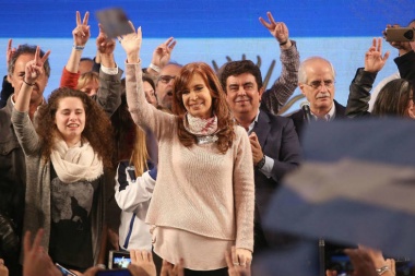 Para festejar el triunfo, Cristina encabezará en un acto en La Plata