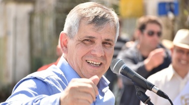 Gesto de alcalde vecinalista a Kicillof por las obras de red cloacal para Chivilcoy