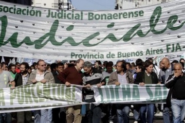 Judiciales piden a gritos abrir un canal de diálogo con el gobernador Kicillof