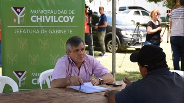 Britos volvió a sacar a su gabinete a la calle y adelantó reuniones con funcionarios de provincia
