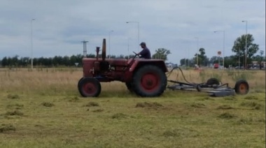 Ante falta de respuestas, el Municipio cortó el pasto en rotondas sobre Ruta 7