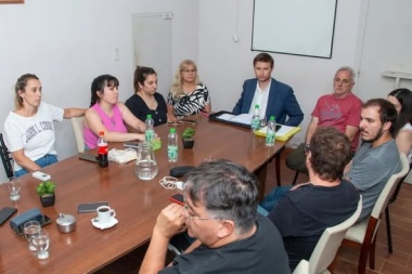 Ferraris anunció el pago de un bono de 120.000 pesos a municipales