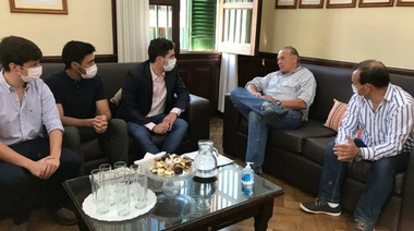 Berni en la cuarta: recorrida por tres distritos y entrega de móviles para otros cuatro