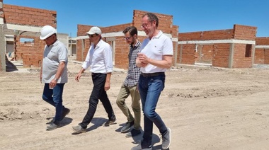 Torchio y Stadnik recibieron a Simone en Carlos Casares