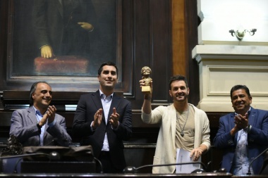 La Cámara de Diputados premió a Axel y la Fundación Sur Solidario
