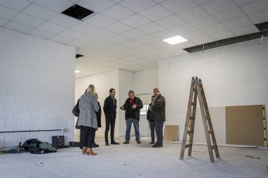 Petrecca recorrió avances del nuevo edificio de la Técnica 2