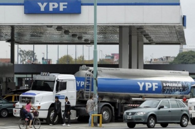 YPF iguala a Shell, Oil y Axion y aumenta casi 5% el precio de sus combustibles
